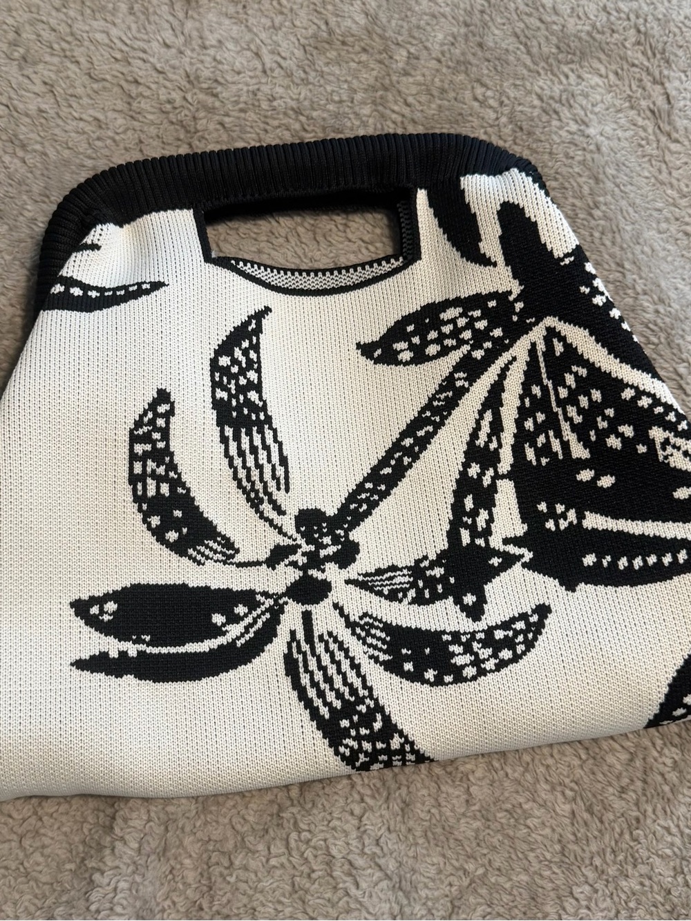 Black & White Floral Knit Wristlet Clutch